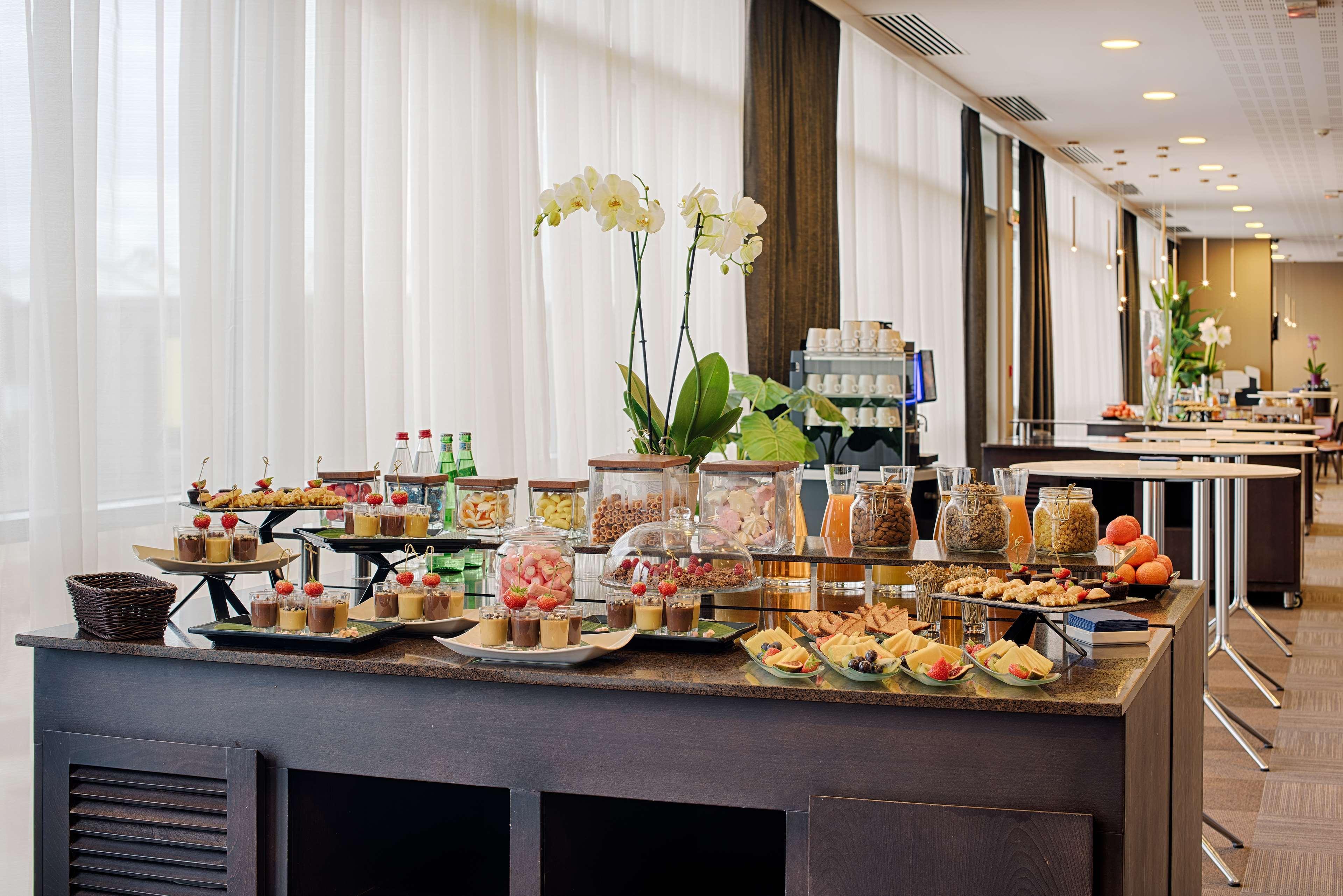 Nh Lyon Airport Hotel 4*