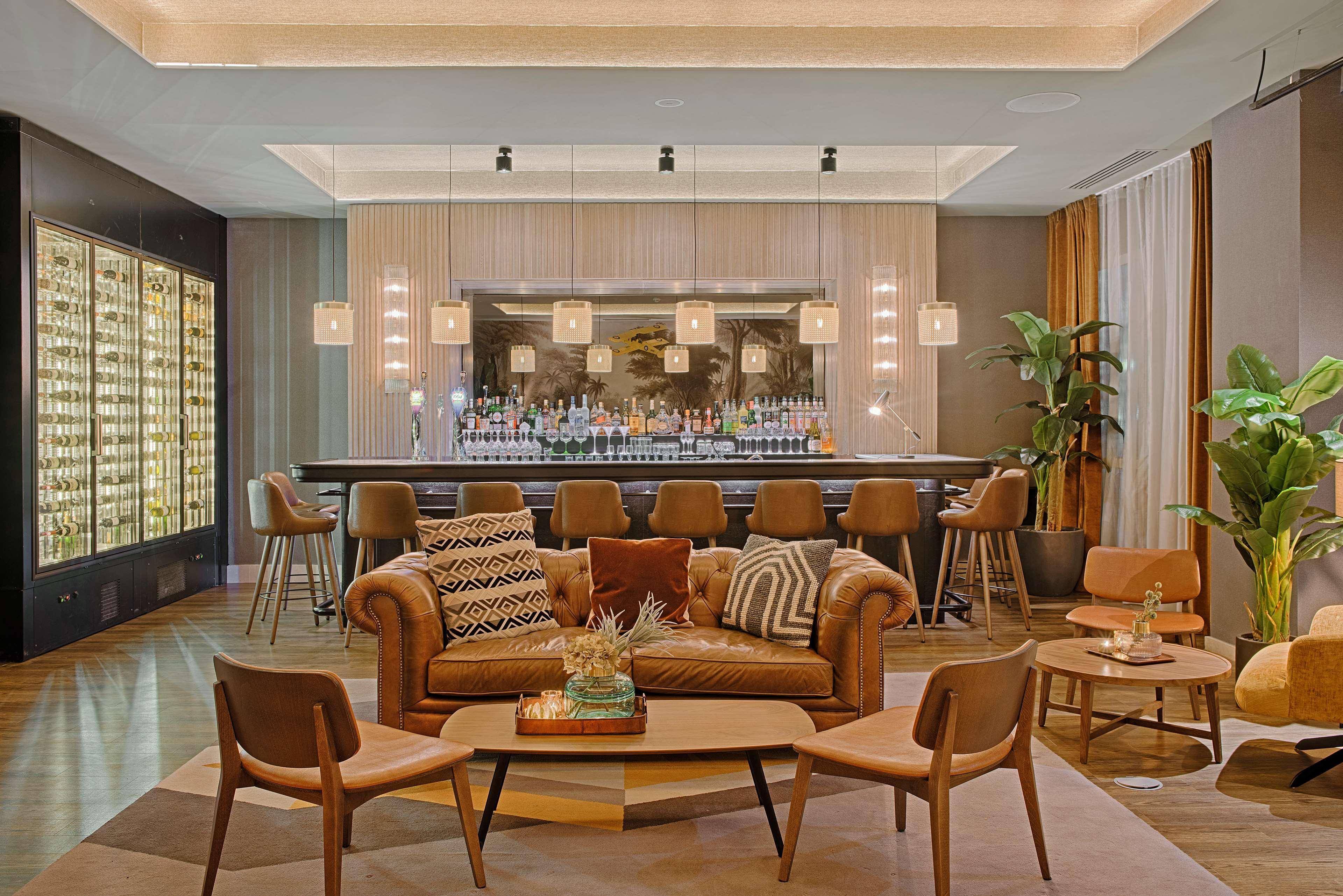 Hotel Nh Lyon Airport 4*